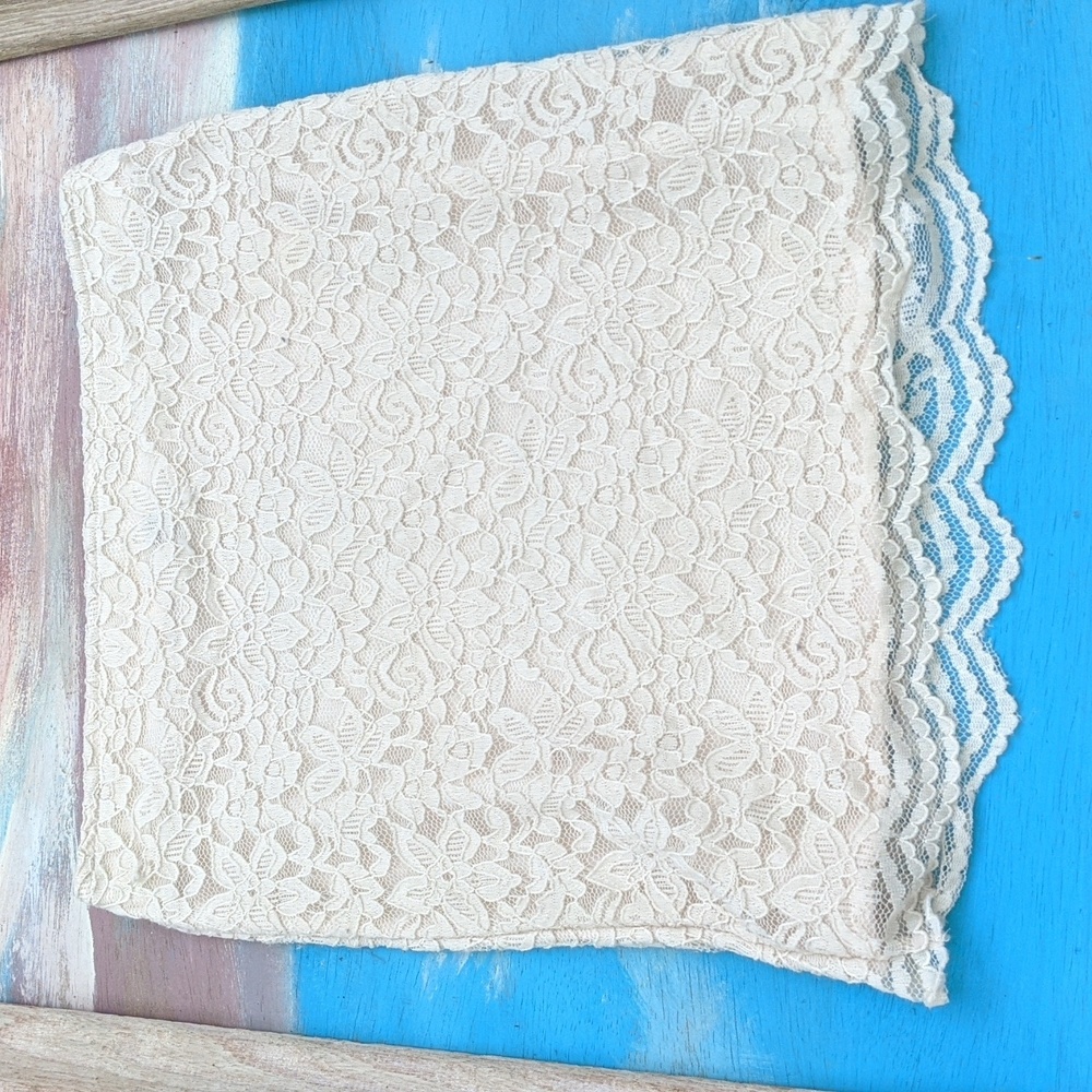 Deluxe Italian lace mini skirt stretch vintage Like New